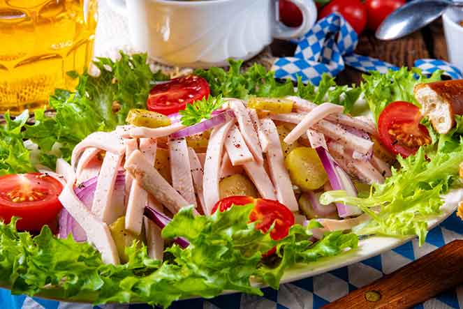 Franziskaner Hefe Weissbier Naturtrüb y Kartoffelsalat, maridaje de Oktoberfest